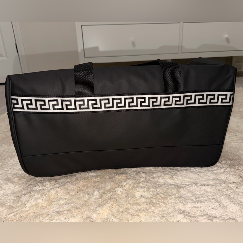 ⚡️Versace Black and White Duffel Bag⚡️ - Picture 5 of 7